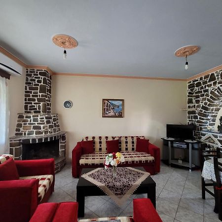 Petrefi Apartments Εξαμίλιο Εξωτερικό φωτογραφία