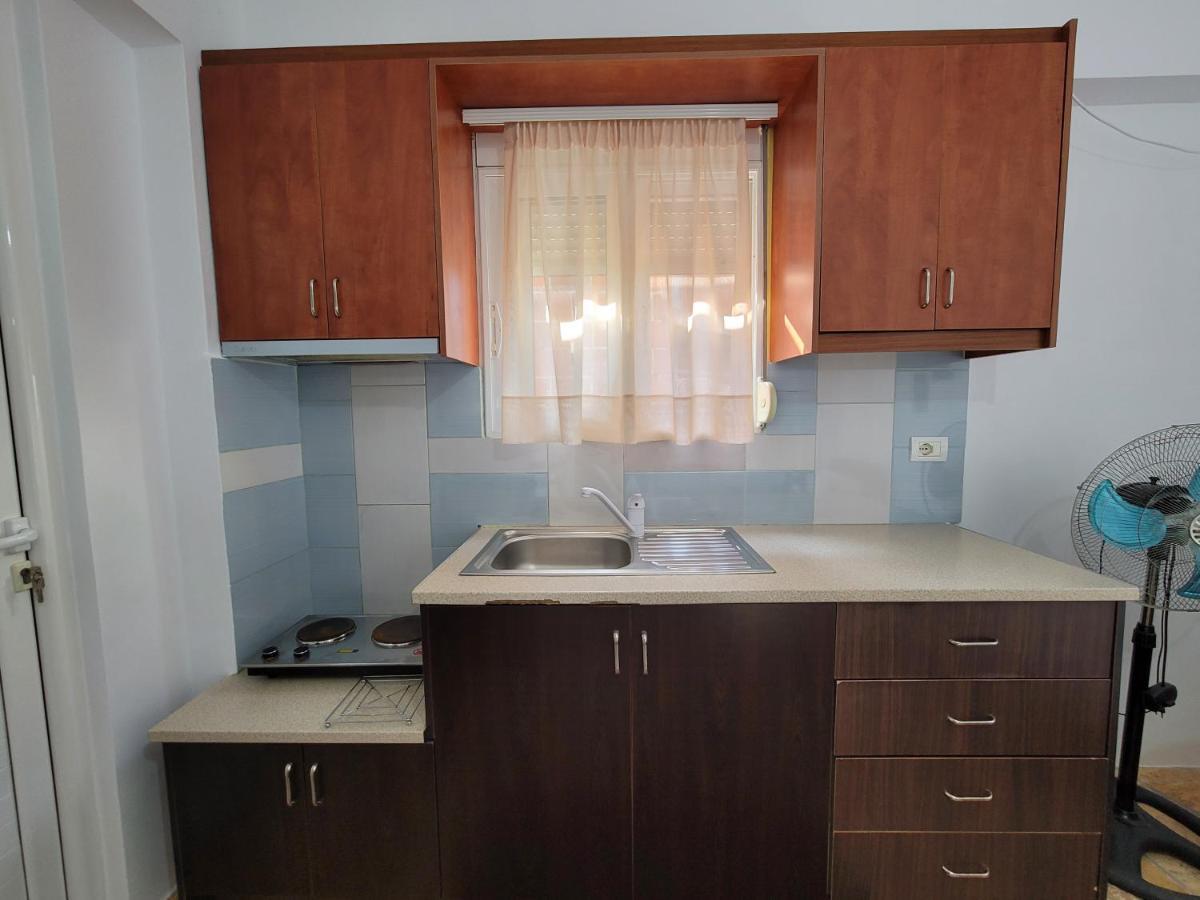 Petrefi Apartments Εξαμίλιο Εξωτερικό φωτογραφία