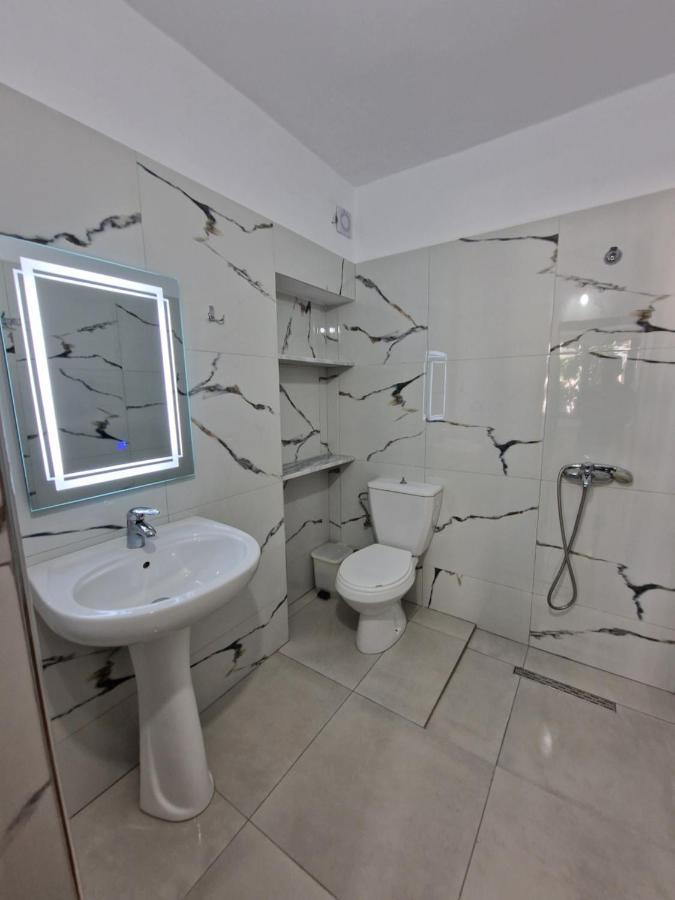 Petrefi Apartments Εξαμίλιο Εξωτερικό φωτογραφία